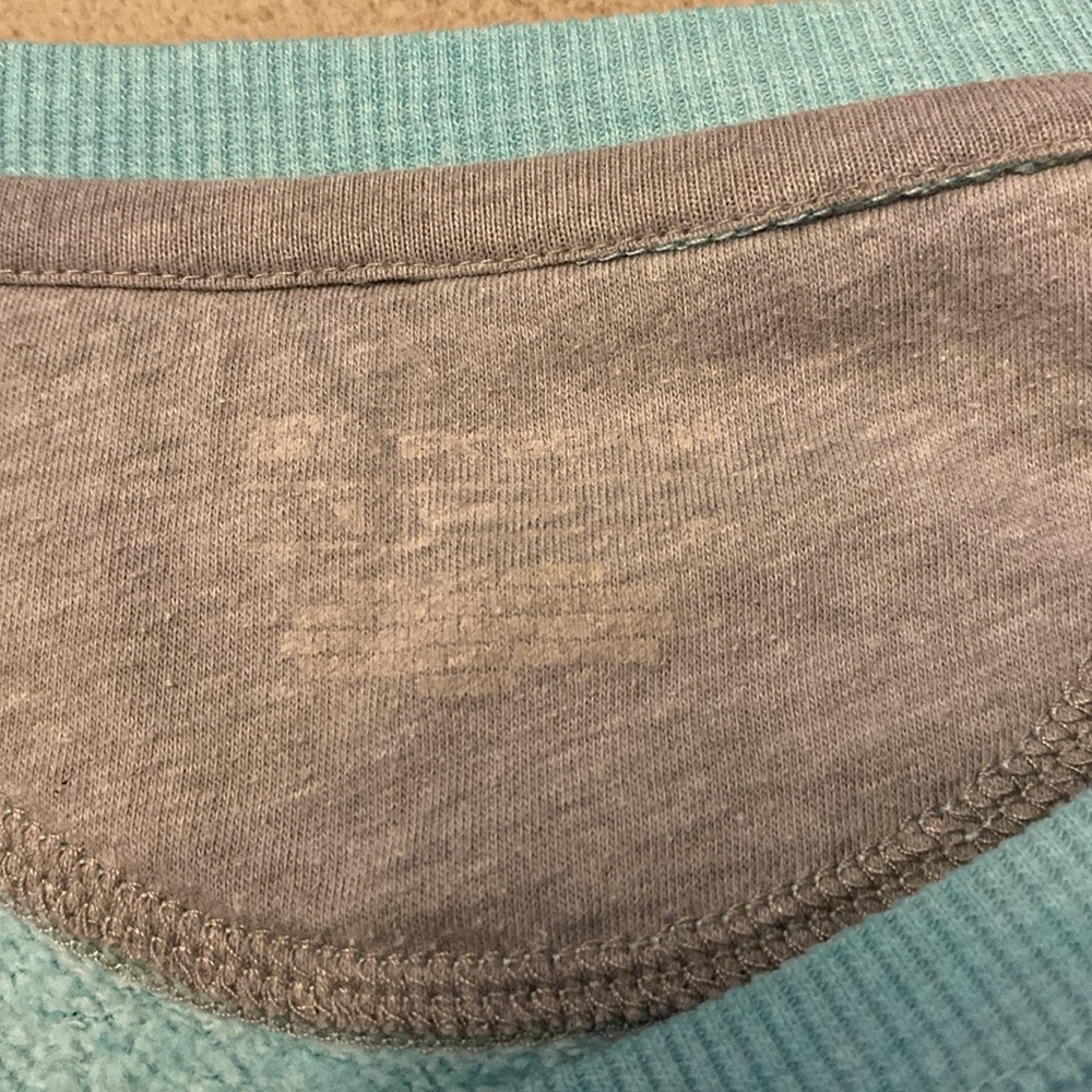 Crewneck - Picture 3 of 4